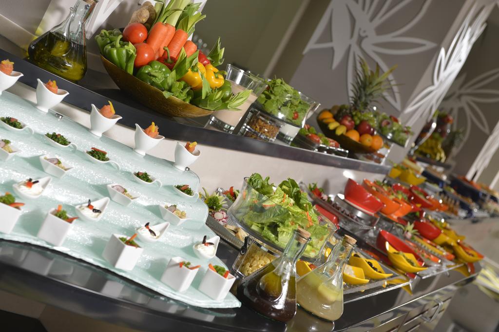 Golden Tulip Bahrain Hotel Манама Екстериор снимка