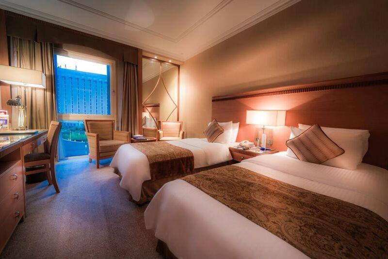 Golden Tulip Bahrain Hotel Манама Екстериор снимка