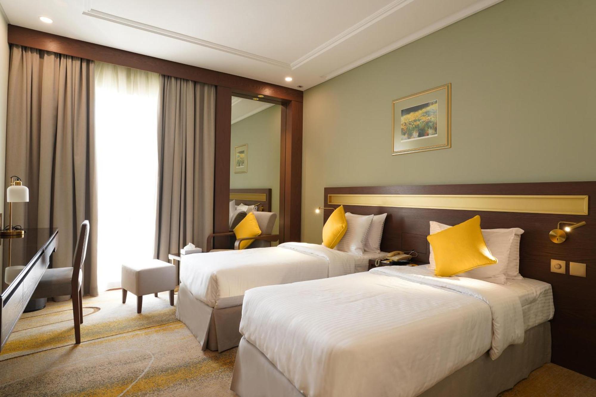 Golden Tulip Bahrain Hotel Манама Екстериор снимка
