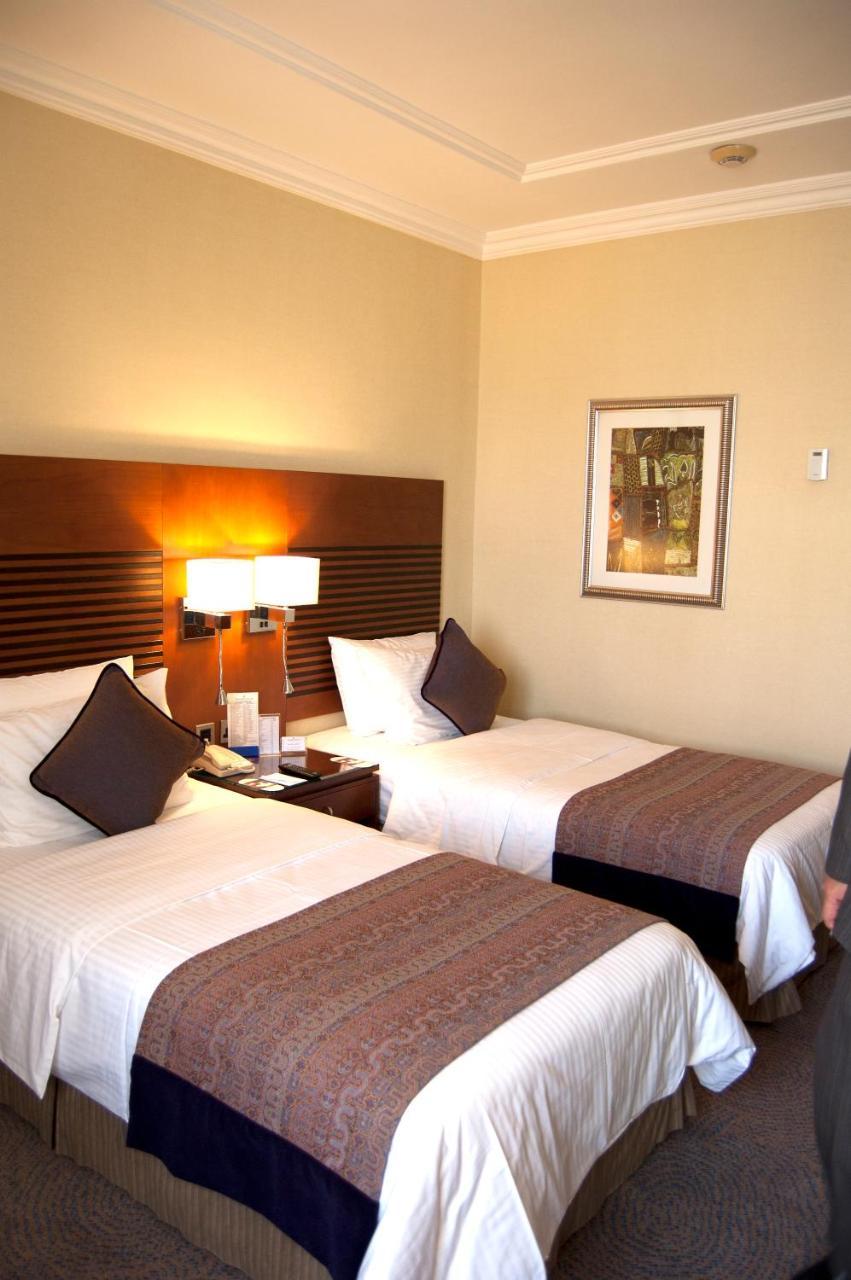 Golden Tulip Bahrain Hotel Манама Екстериор снимка