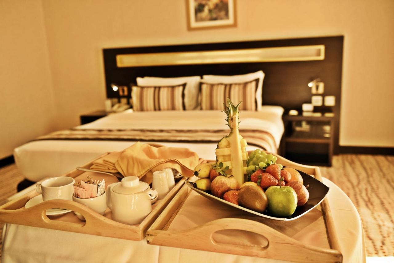 Golden Tulip Bahrain Hotel Манама Екстериор снимка