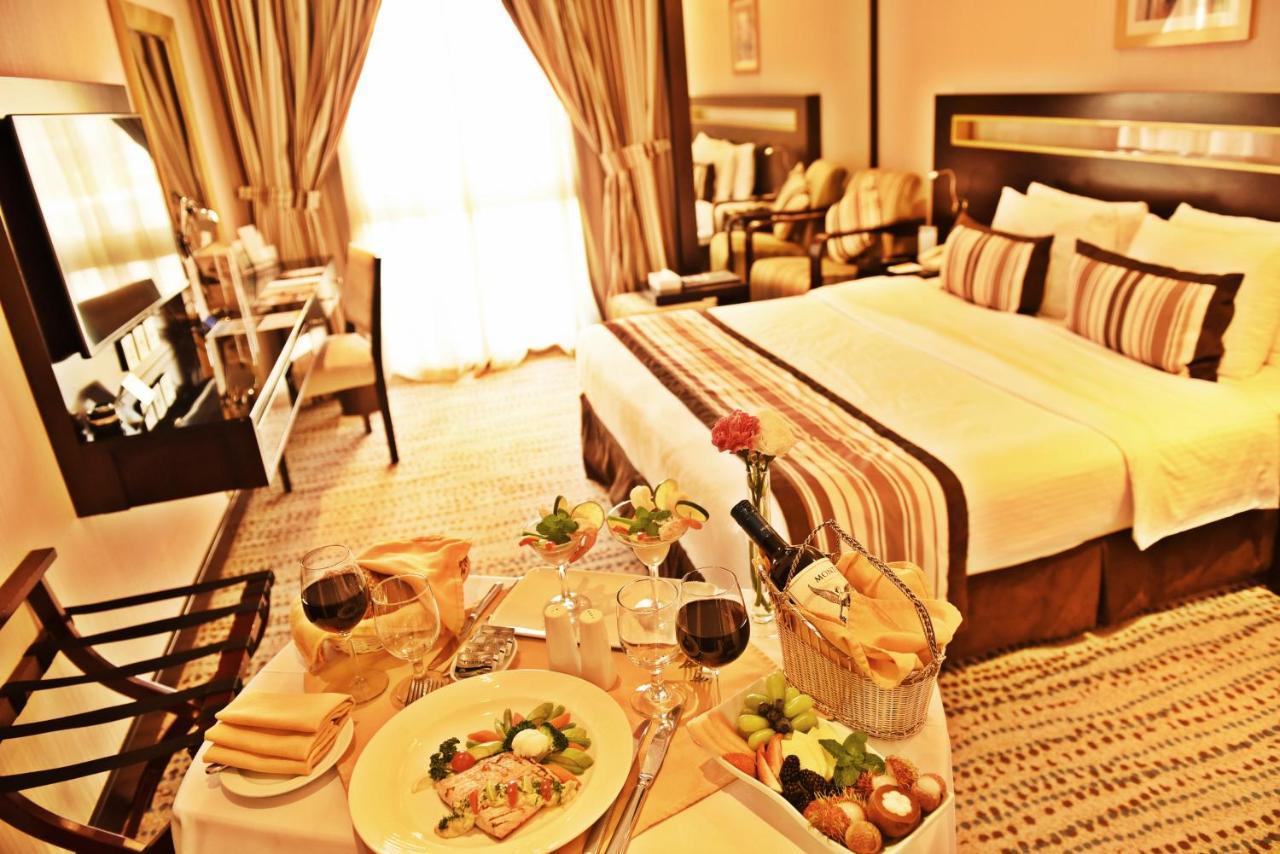 Golden Tulip Bahrain Hotel Манама Екстериор снимка