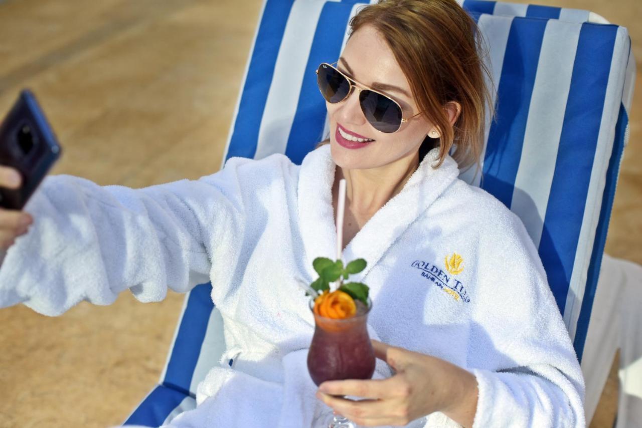 Golden Tulip Bahrain Hotel Манама Екстериор снимка