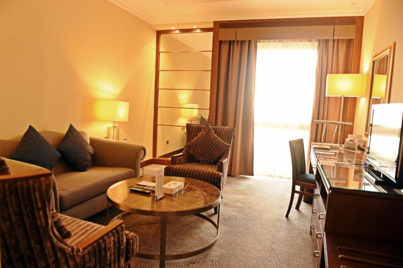 Golden Tulip Bahrain Hotel Манама Екстериор снимка