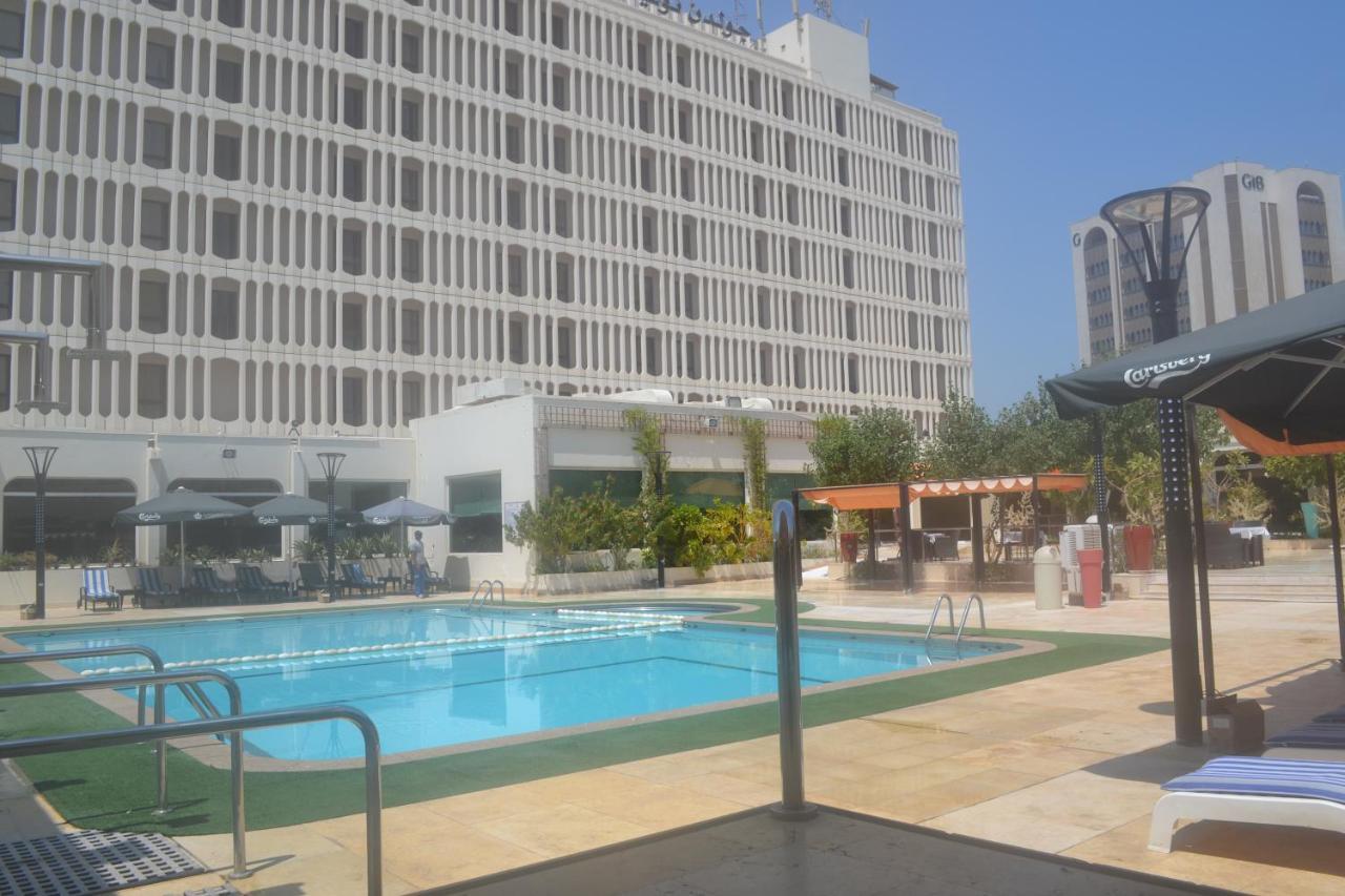Golden Tulip Bahrain Hotel Манама Екстериор снимка